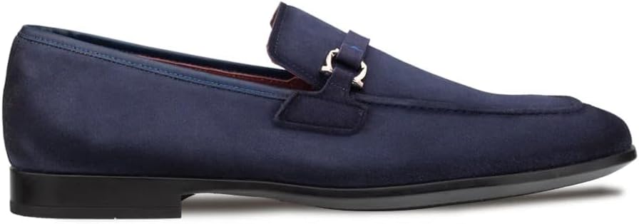 

Мужские лоферы Bacco Bucci Suede Horsebit - мягкие замшевые лоферы с передней частью «фартук», боковым ремешком с пряжкой и подошвой из прочной резины - ручная работа в Испании, Marine