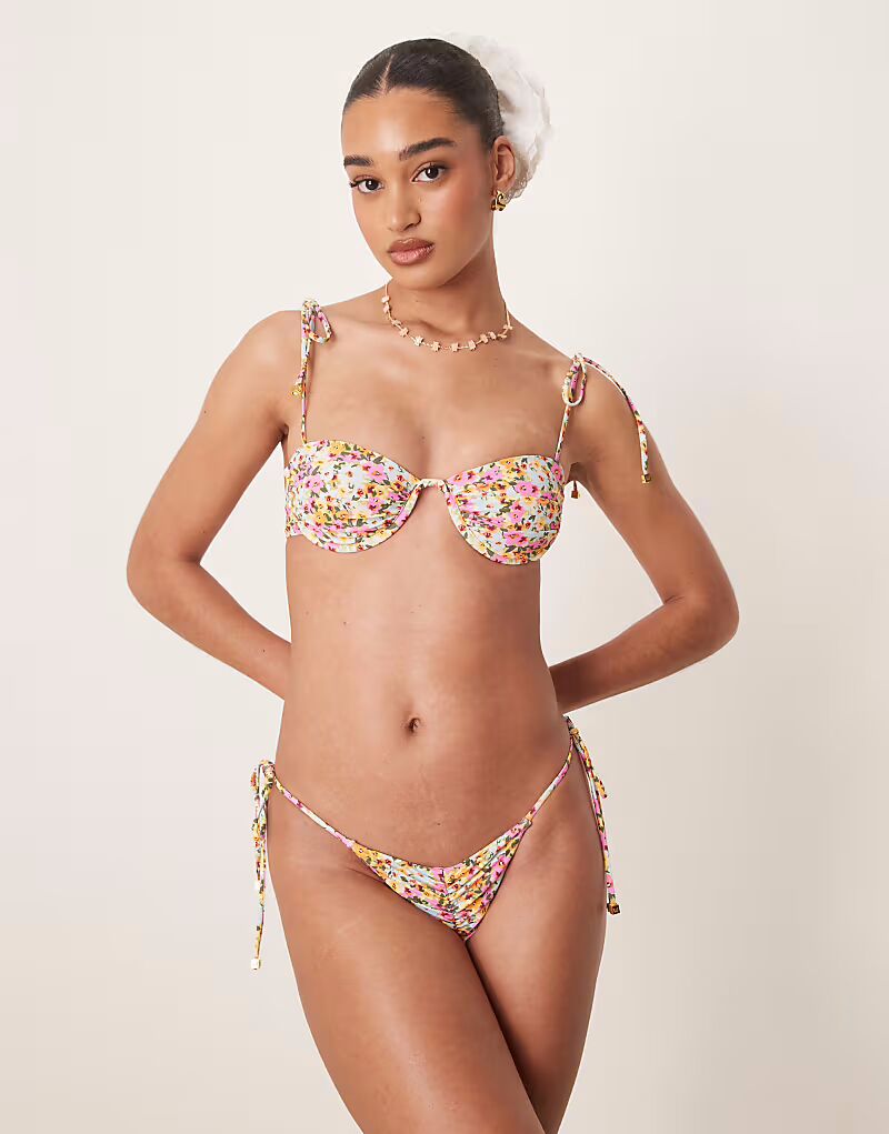 

Плавки бикини Wild Lovers Tropicana с завязками по бокам в разноцветном цвете