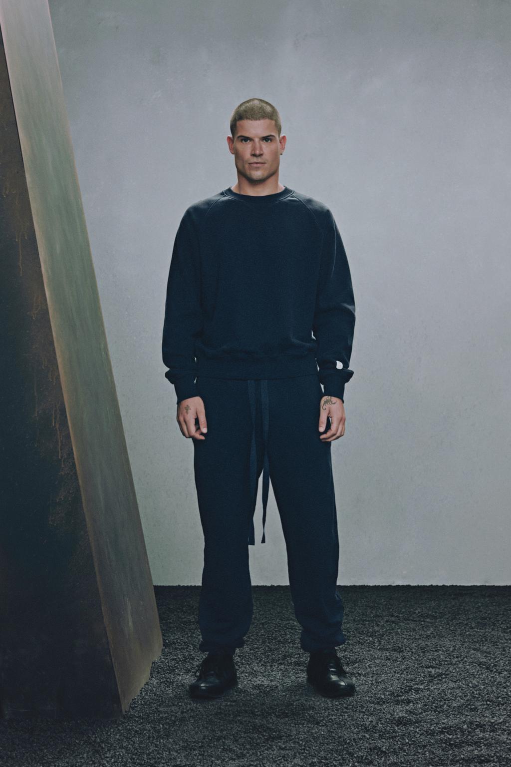 

Застиранная толстовка с воротником-стойкой x sr_a ZARA, черный