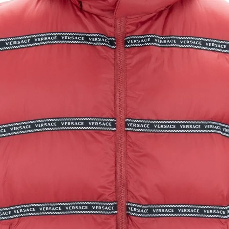 VERSACE Жилет мужской красный с отстегивающимся капюшоном — фото 4