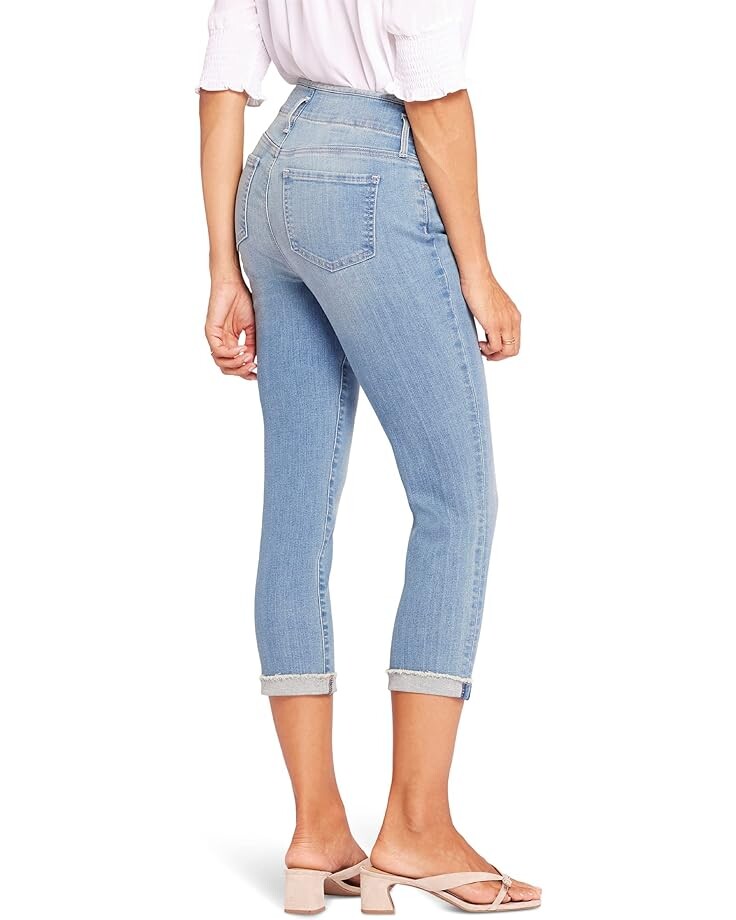 

Джинсы NYDJ Petite Chloe Capris Hollywood Waistband & Cuff in Mesmerize, цвет Mesmerize