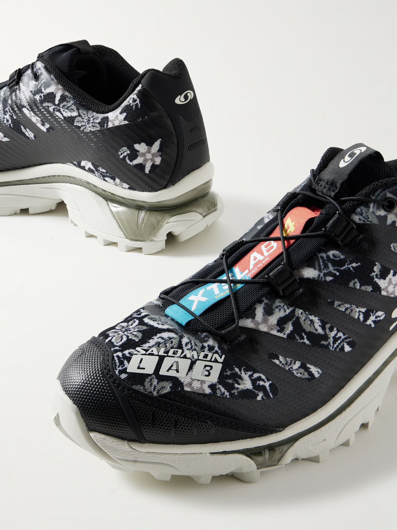 

Кроссовки для бега из сетки XT-4 OG с резиновой окантовкой SALOMON, черный