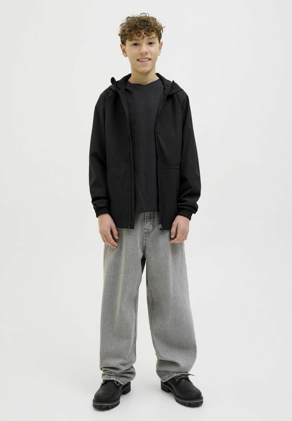 

Футболка с принтом RÜCKEN Jack & Jones Junior, черный
