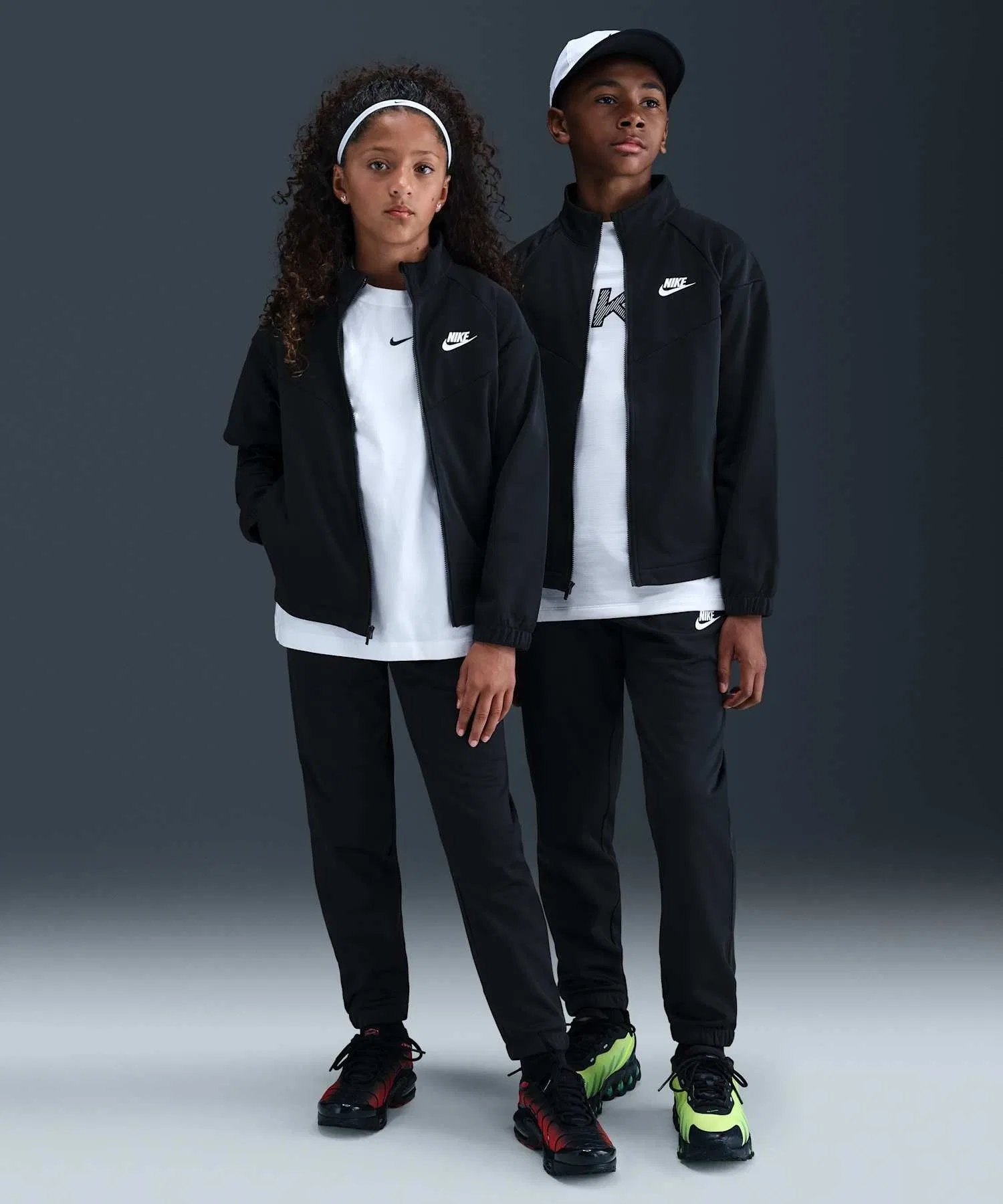 Детский спортивный костюм Nike Sportswear Dri-FIT (верх и низ) / Детский спортивный костюм Nike Sportswear Dri-FIT HQ9315-010, черный