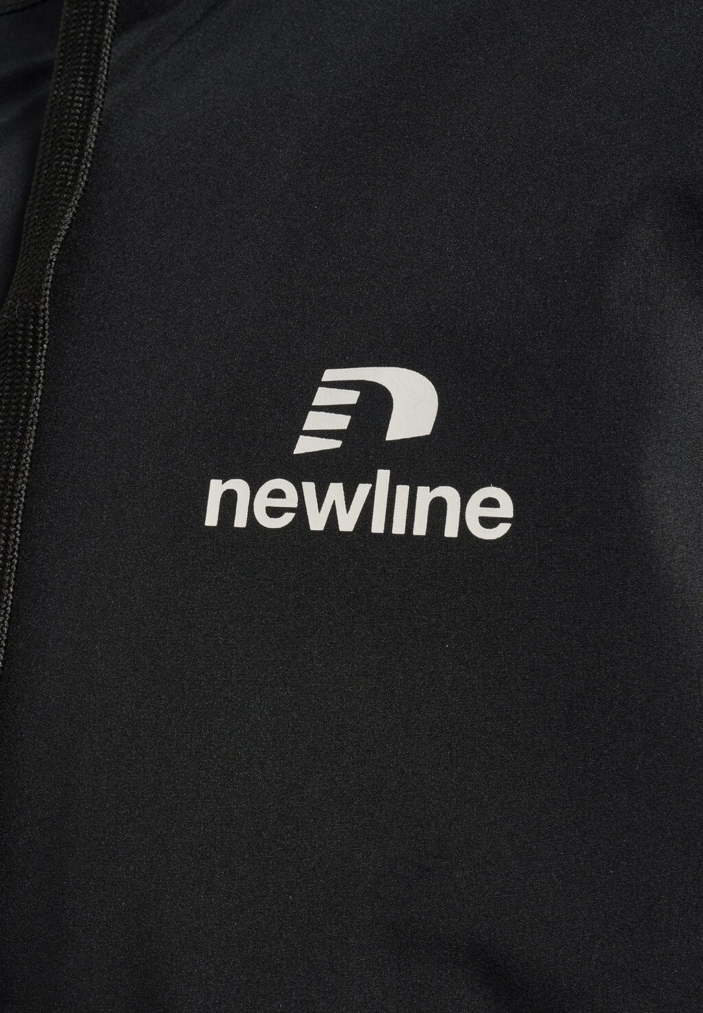 

Водонепроницаемая куртка PERFORMANCE Newline, черный