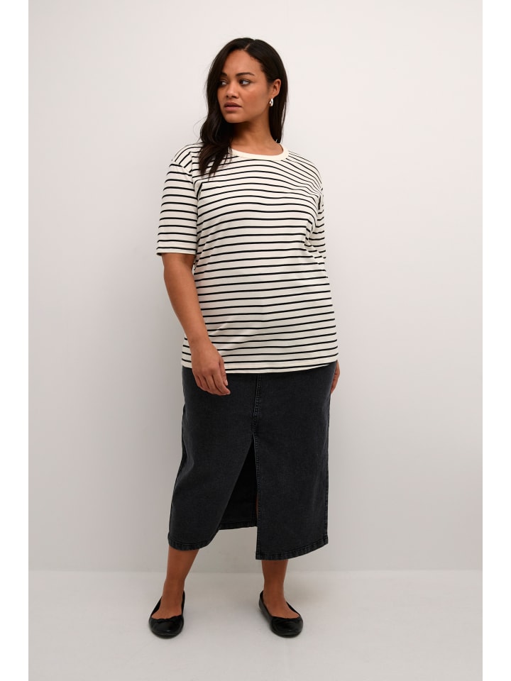 

Футболка KCWinni свободного кроя в античную белую/черную полоску KAFFE curve