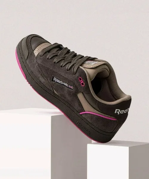 Унисекс кроссовки Reebok Club C Bulc из кожи и замши хаки-коричневые