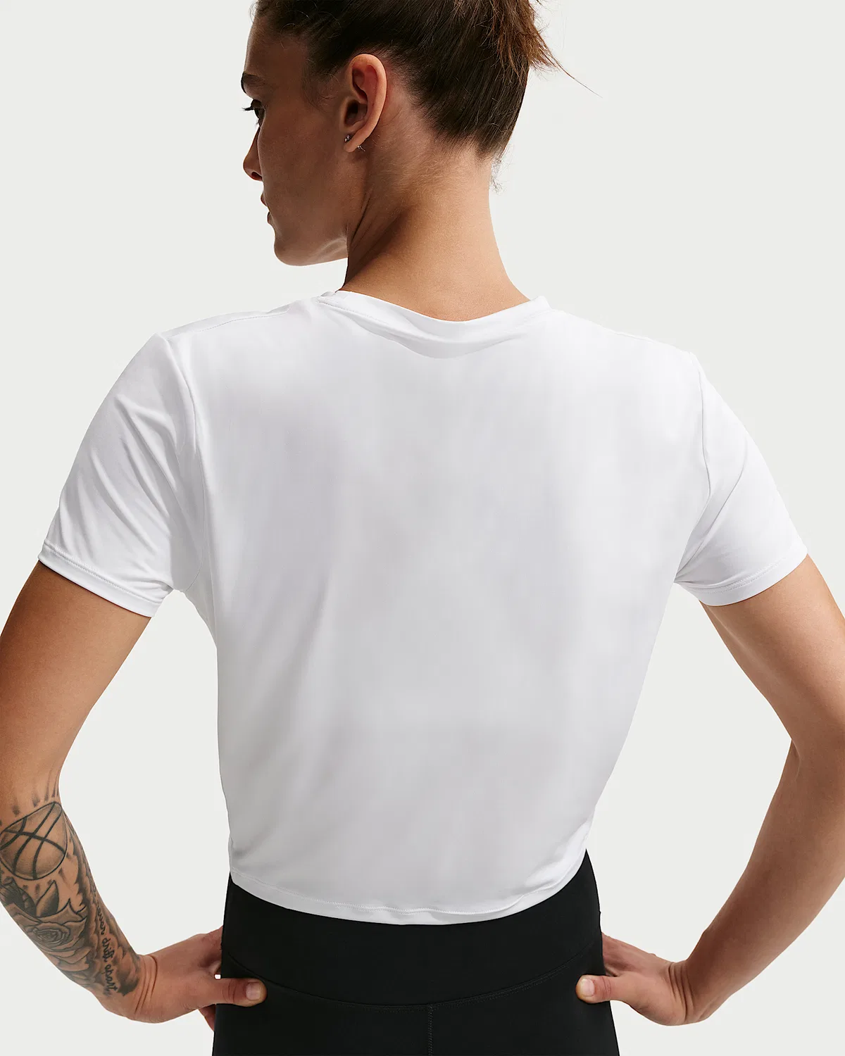 Женский топ Nike One Classic Twist с коротким рукавом Dri-FIT, White/Black — фото 2