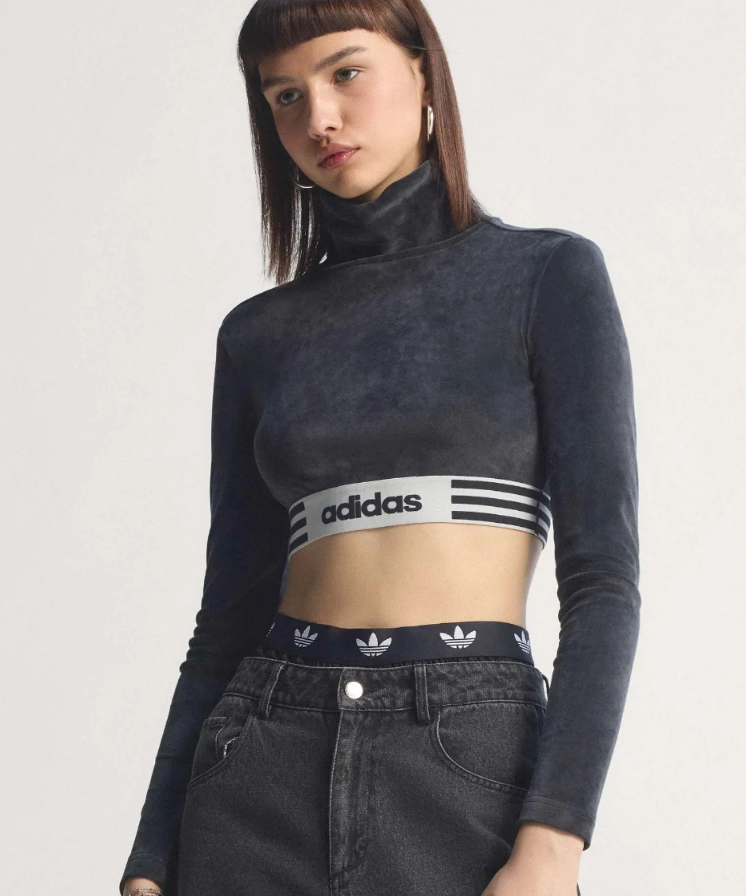 Женская футболка adidas WINTERIZED LS CROP TEE — фото 2