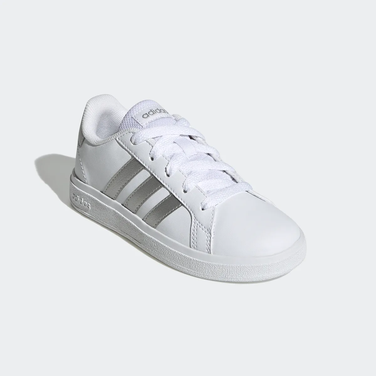 

Кроссовки Adidas Sportswear "GRAND COURT LIFESTYLE TENNIS LACE-UP", дизайн по стопам суперзвезды Adidas, белый