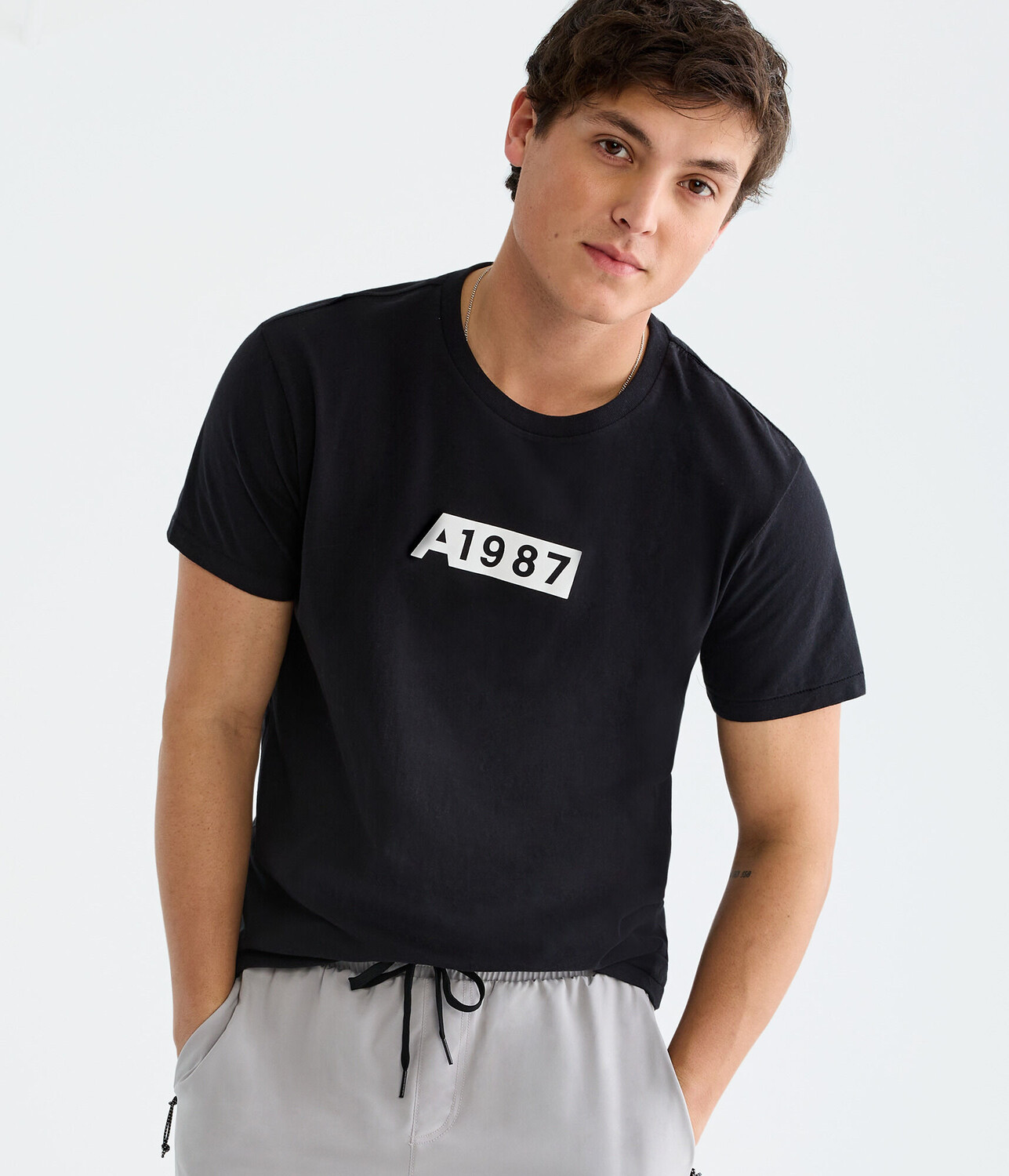 

Футболка с графическим рисунком A1987 Aeropostale, черный