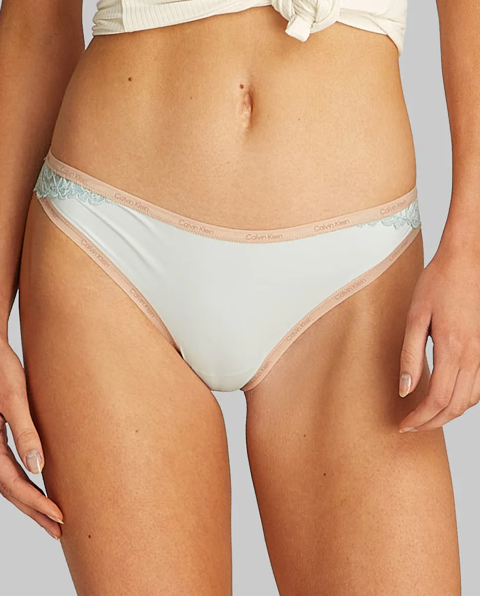

МЯГКИЕ ЭЛАСТИЧНЫЕ КРУЖЕВНЫЕ бразильские трусики Calvin Klein, светло-голубой