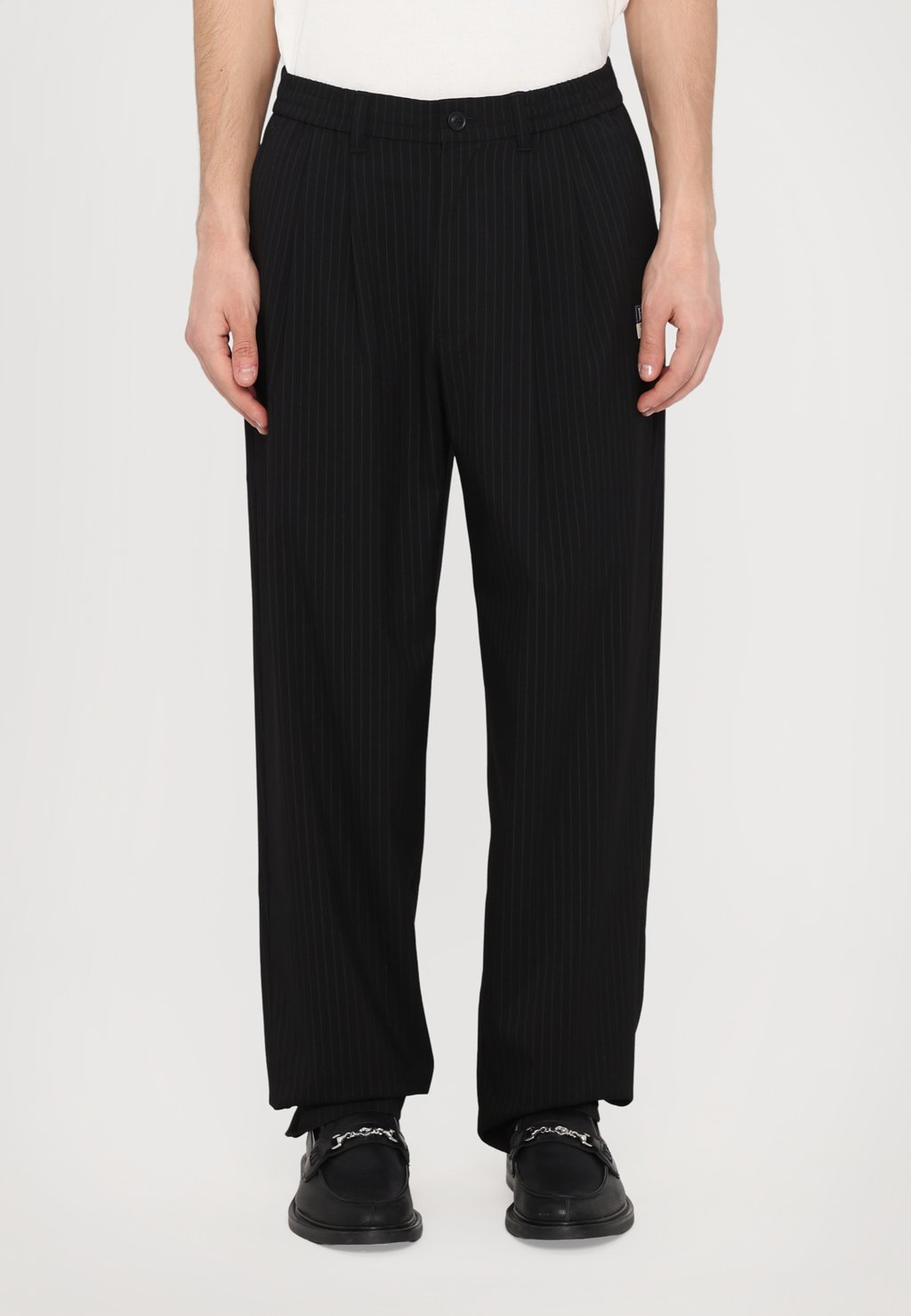 

Брюки STRIPED TAPER FIT PANTS Evisu, черный