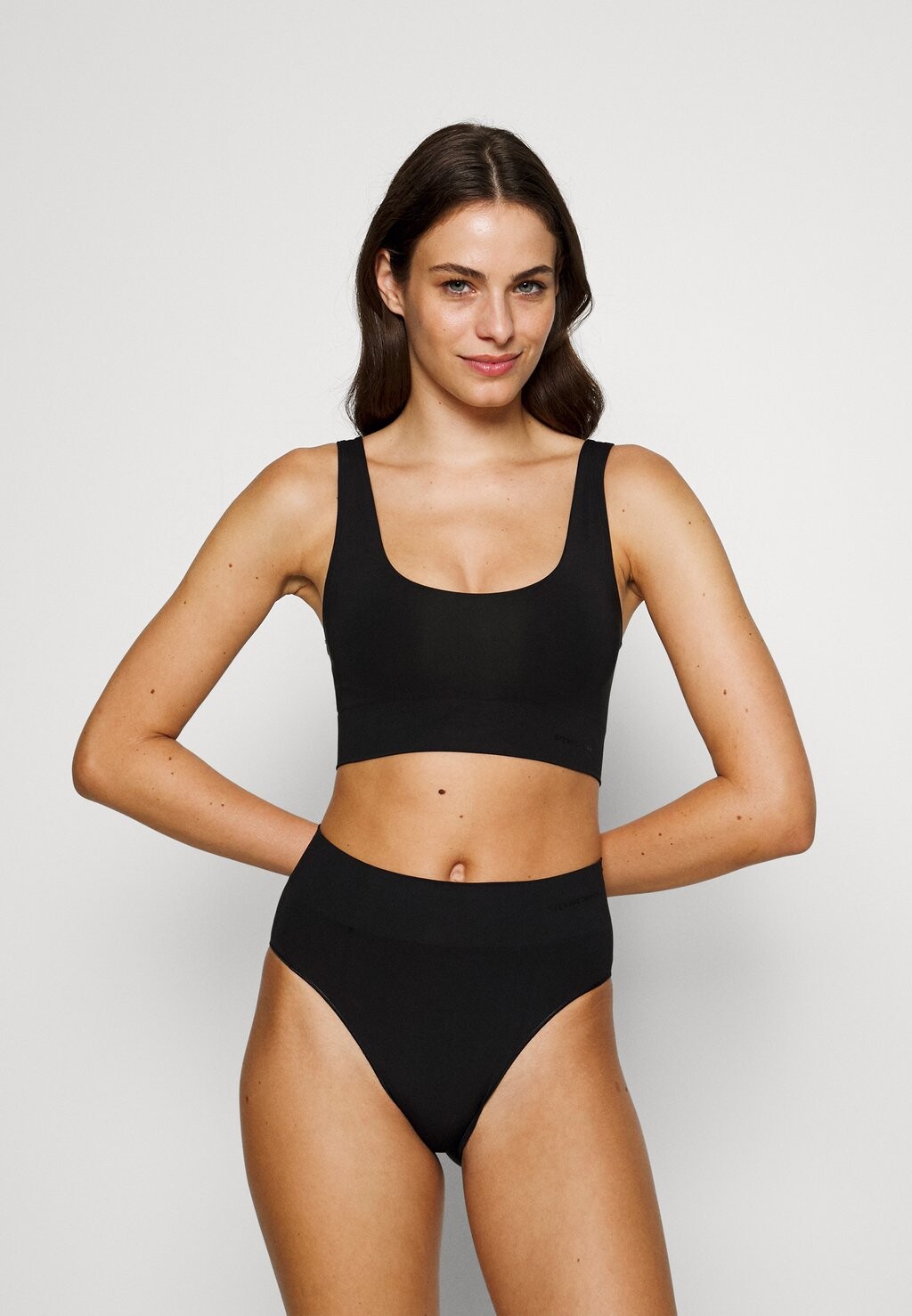 

Бюстгальтер SMOOTH BRALETTE Organic Basics, черный