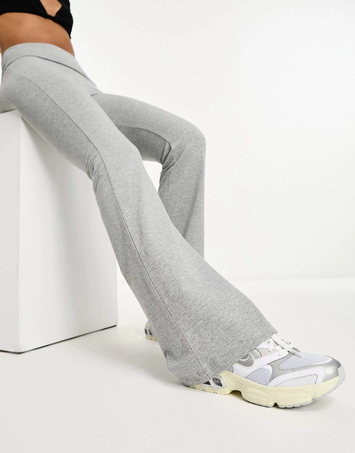 

Хлопок: Серые брюки на голенище Cotton:On