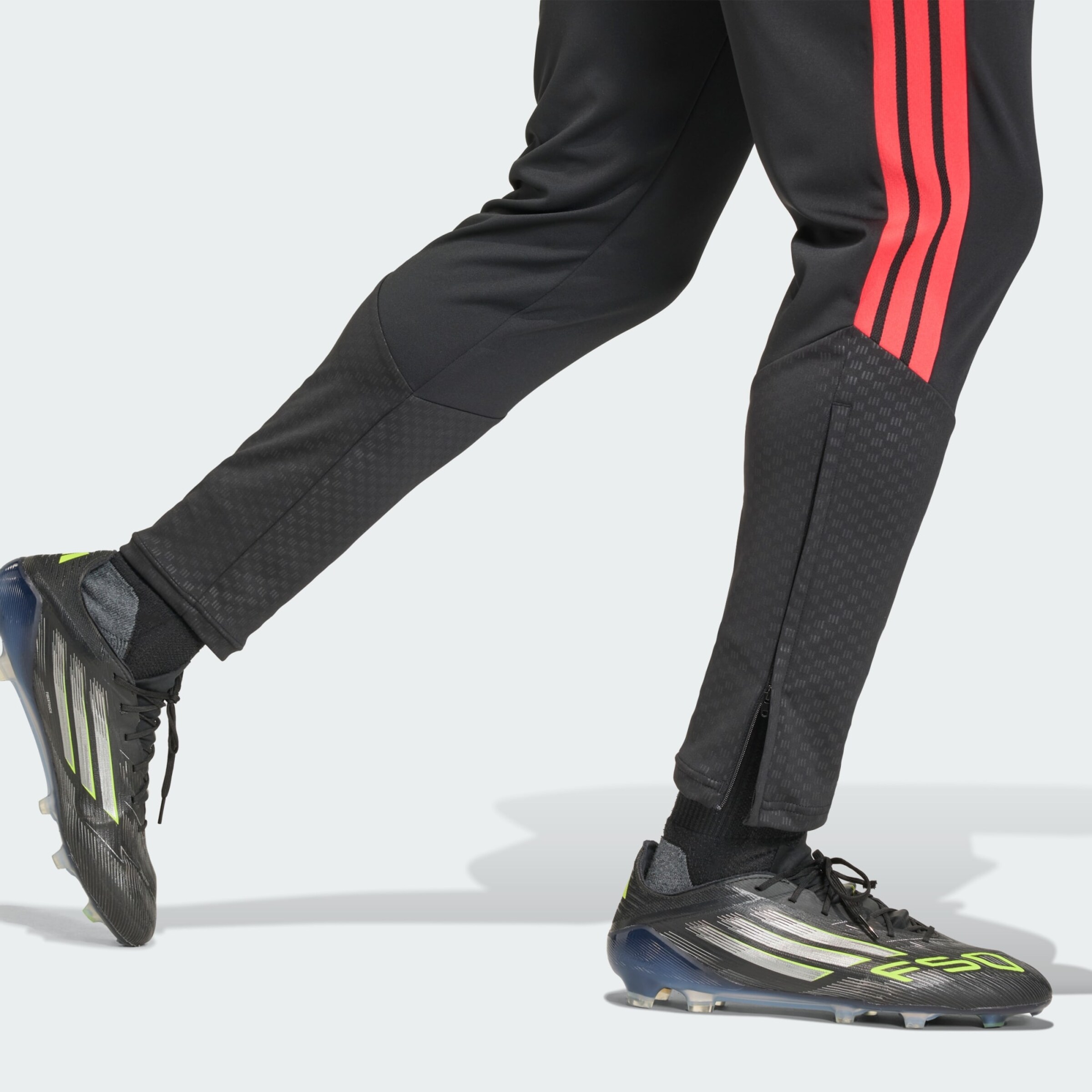 Adidas Performance Узкие спортивные брюки 'Tiro 26 Competition' в черном цвете — фото 4