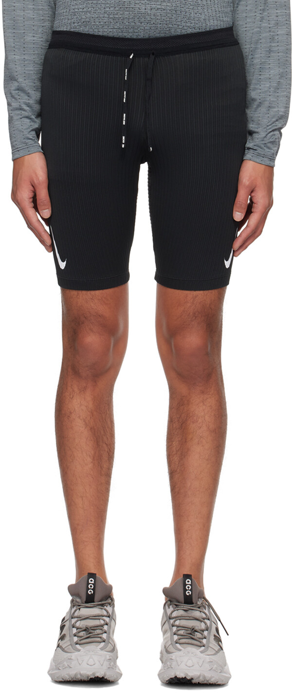 

Черные легкие шорты Nike