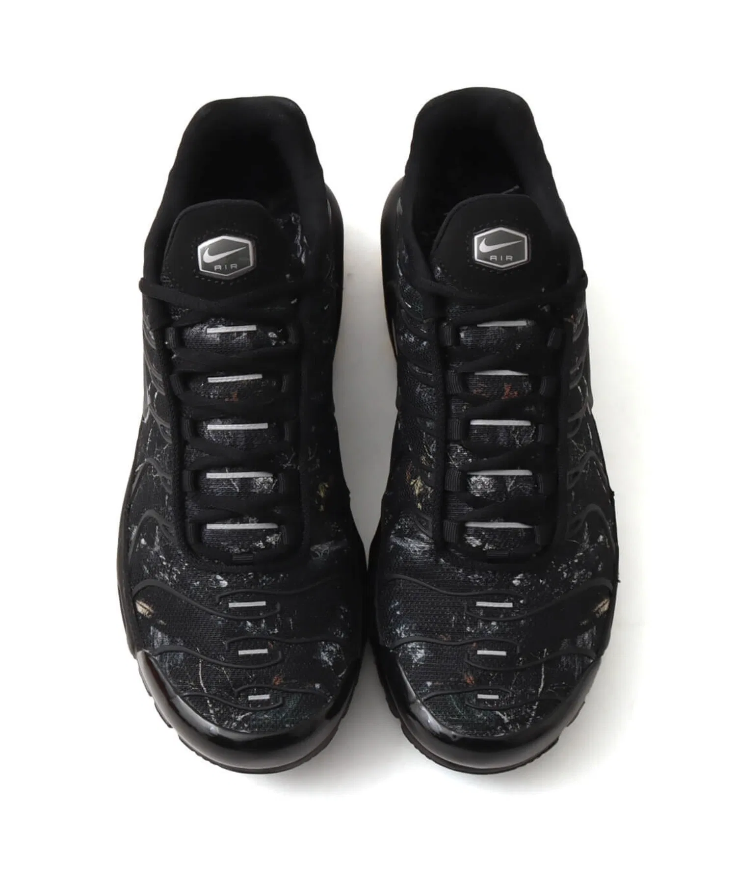 Унисекс кроссовки Air Max Plus для активной жизни NIKE серые — фото 2
