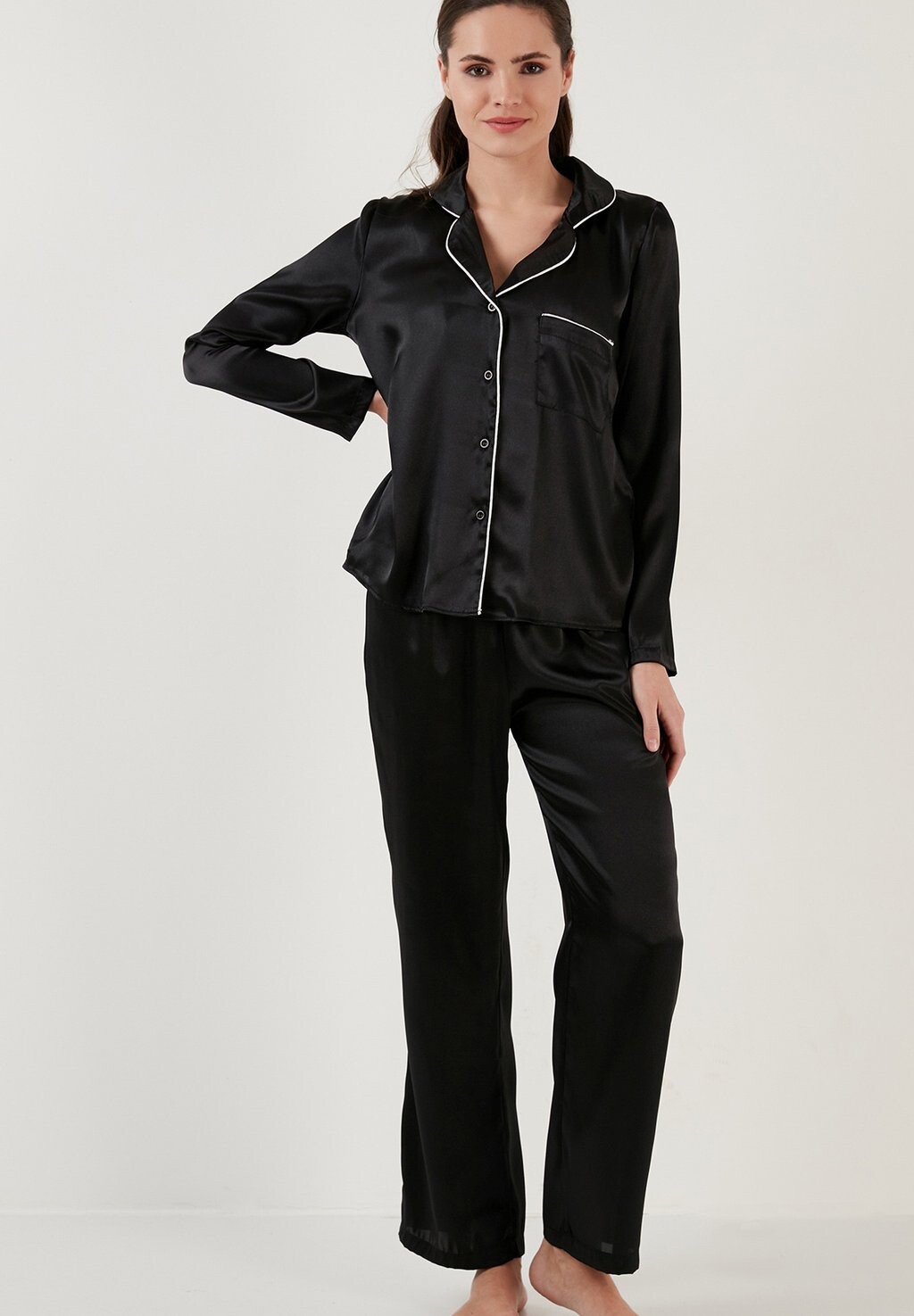 

Комплект ночного белья REGULAR FIT LELA, черный