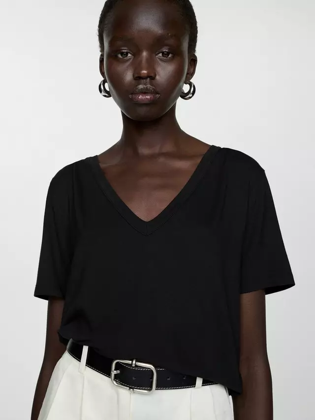 

Футболка Mango Vispi V-Neck, черный