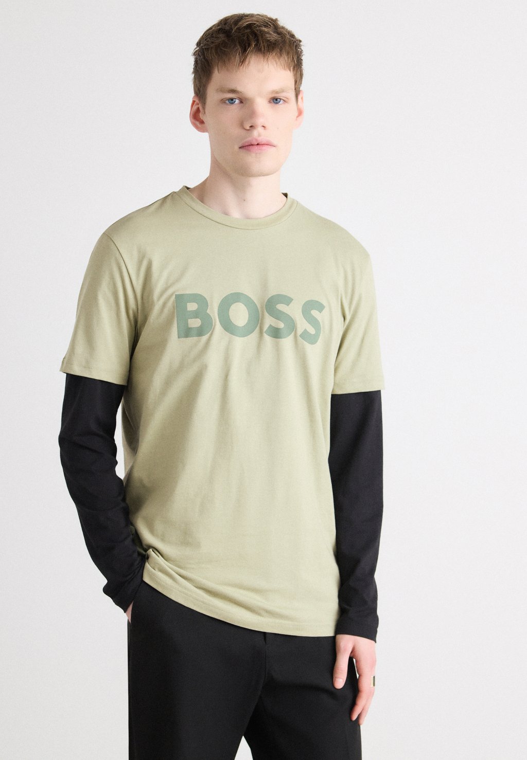 

Футболка с принтом THINKING BOSS, зеленый