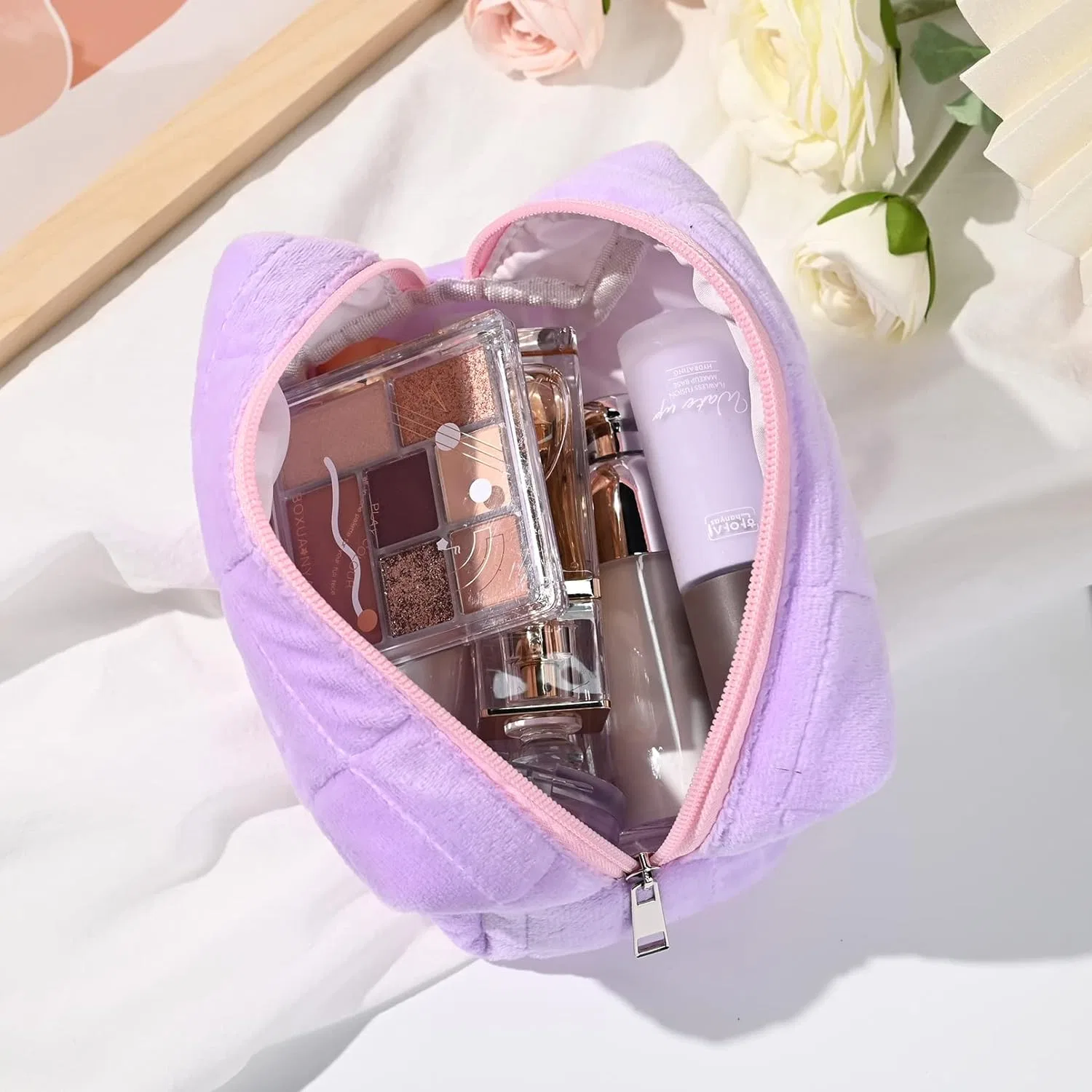 Стеганая косметичка с цветочным узором от SOIDRAM Soidram, Violett 1 — фото 4