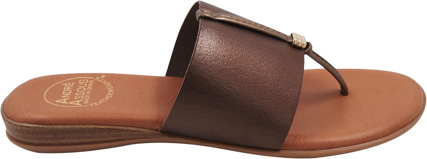 Сандалии Andre Assous Nice Featherweight Flat Sandal, бронзовый — фото 4