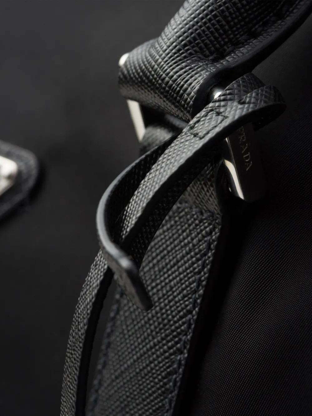 Дорожная сумка из сафьяновой кожи Prada, черный — фото 3