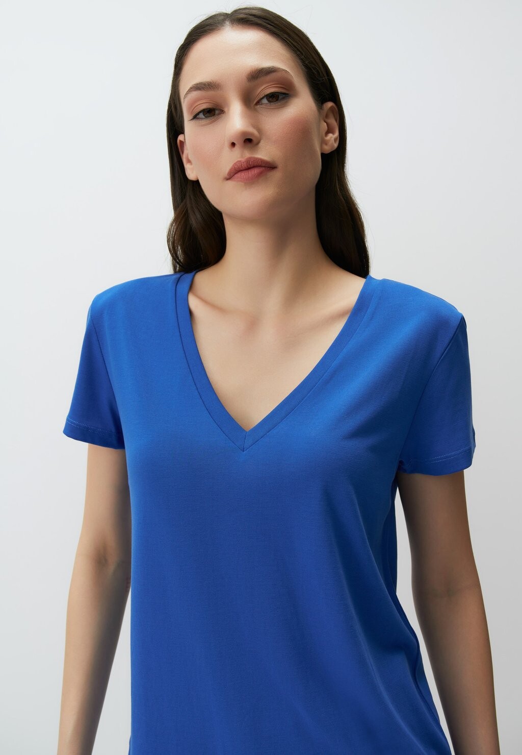 

Футболка базовая Straight Fit V-Neck Short Sleeved Jimmy Key, синяя