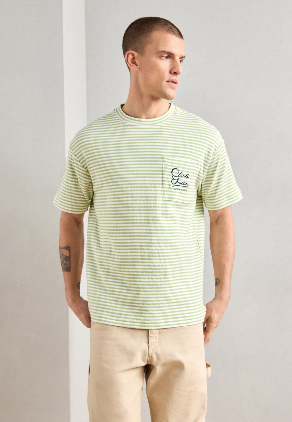 

Футболка с принтом RELAXED FIT POCKET Scotch & Soda, светло-зеленый