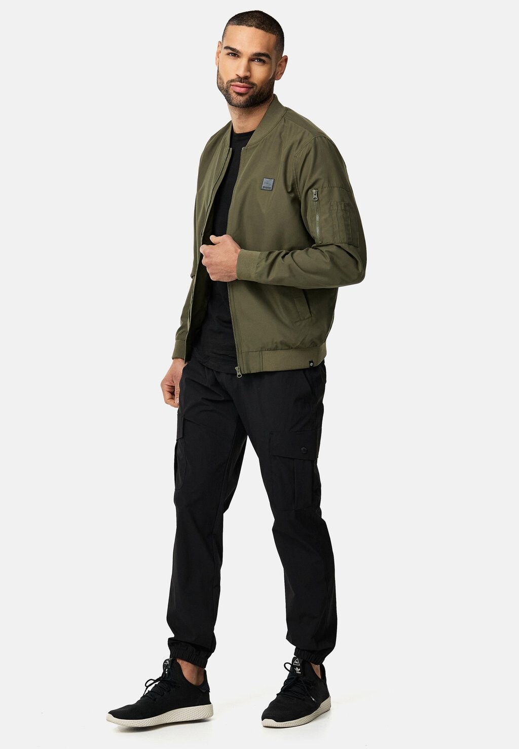

Куртка-бомбер ÜBERGANGS MAXIM INDICODE JEANS, темно-зеленый