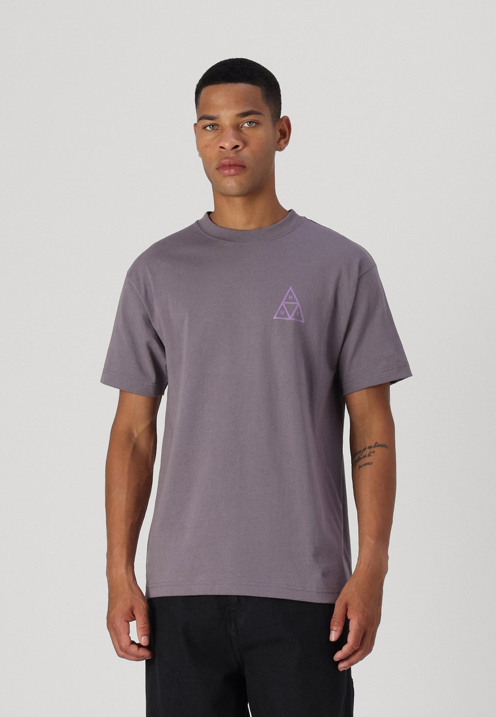 

Футболка с принтом SET TEE UNISEX HUF, темно-фиолетовый