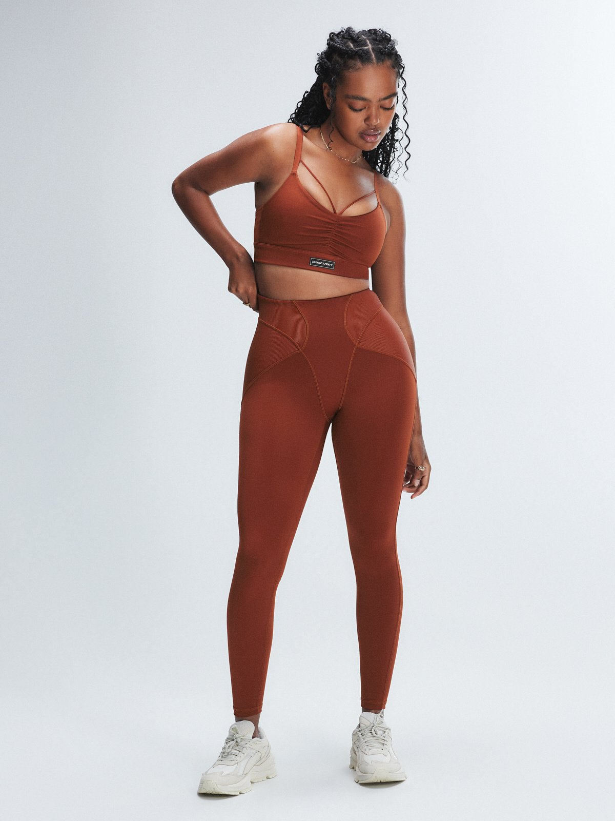 

Леггинсы Savage X Fenty Curve Alert High-Waist Rib, цвет Brownie Points