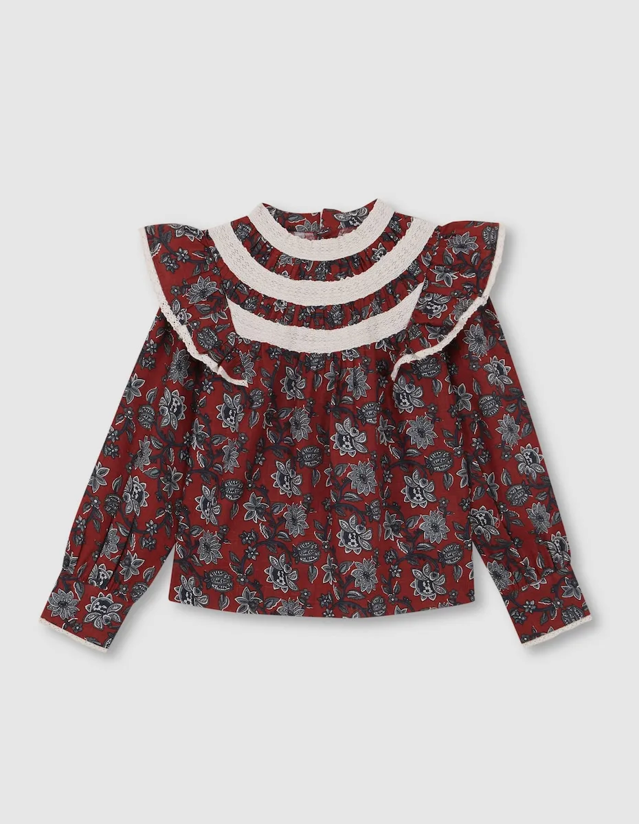 

Детская блузка с цветочным принтом, оборками и бордовыми вышитыми лямками Gocco
