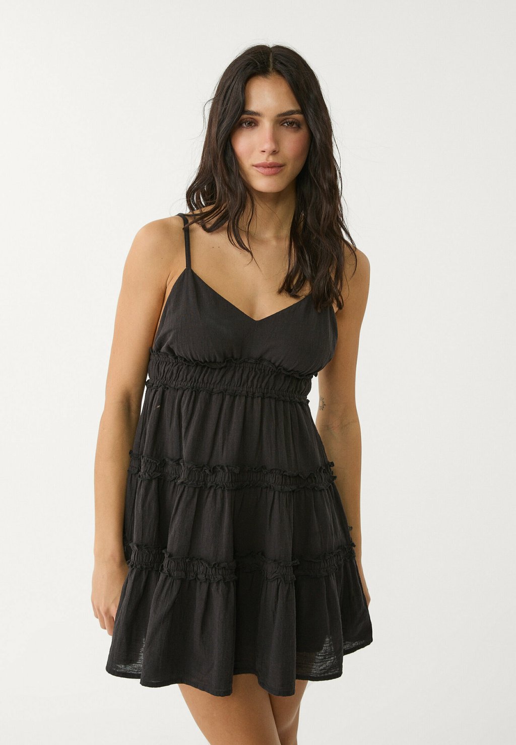 

Повседневное платье WITH RUFFLES Stradivarius, черный