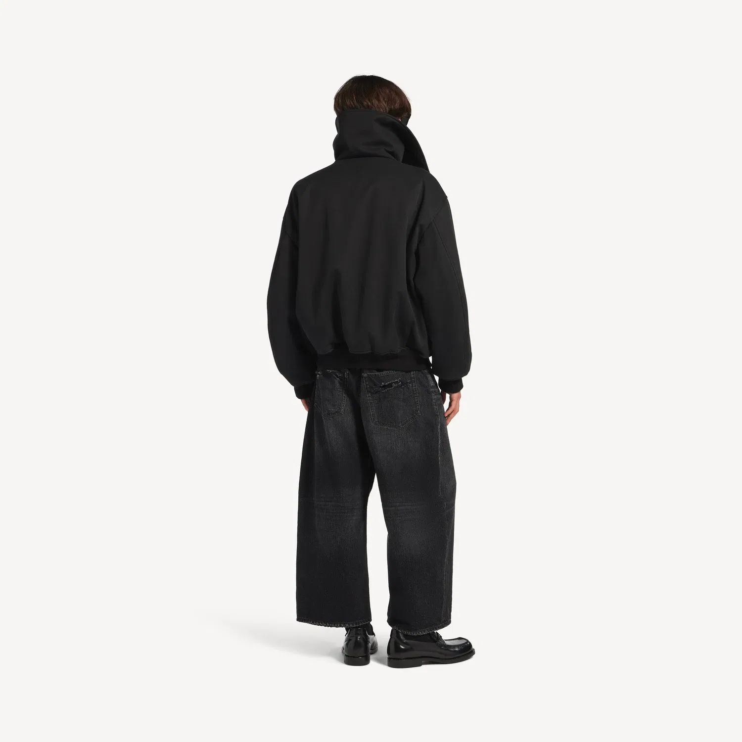 Мужские изогнутые джинсы черного цвета Balenciaga — фото 4