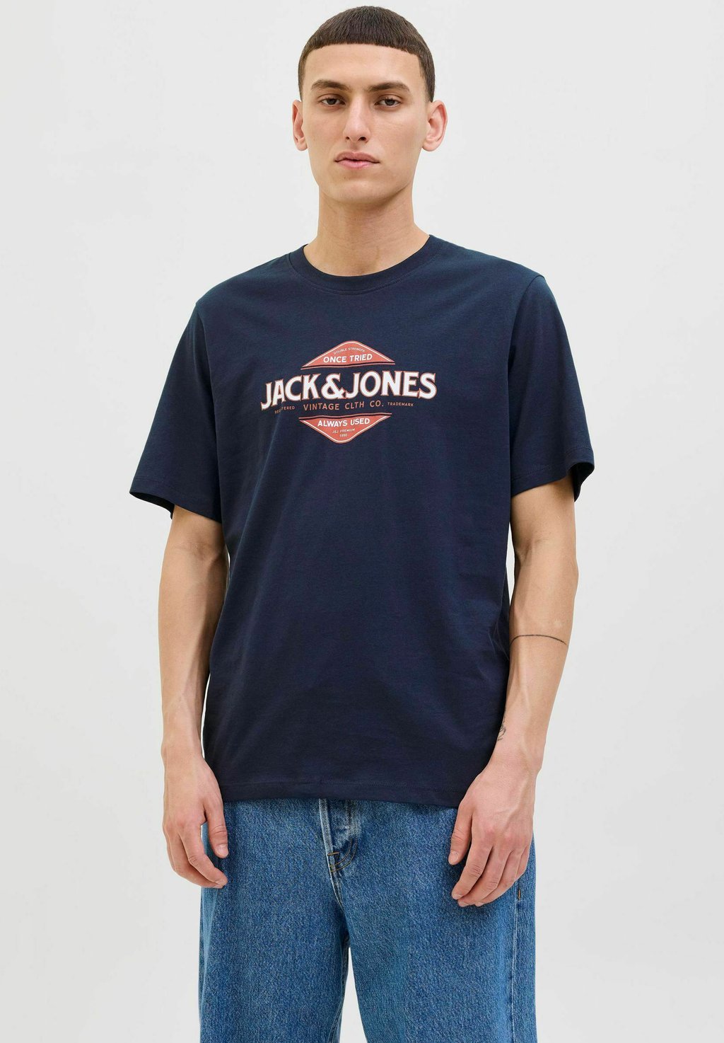

Футболка с принтом RUNDHALSAUSSCHNITT Jack & Jones PREMIUM, темно-синий