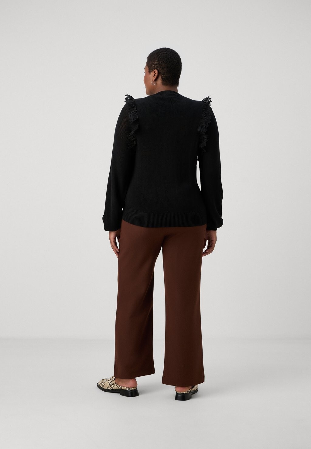 

Джемпер CARLINDY O NECK ONLY Carmakoma, черный