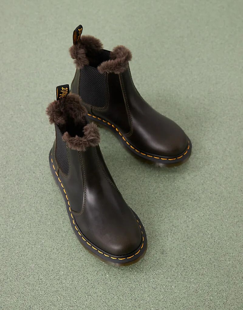 Ботинки челси Dr Martens 2976 Leonore с подкладкой из искусственного меха, темно-коричневого цвета — фото 4