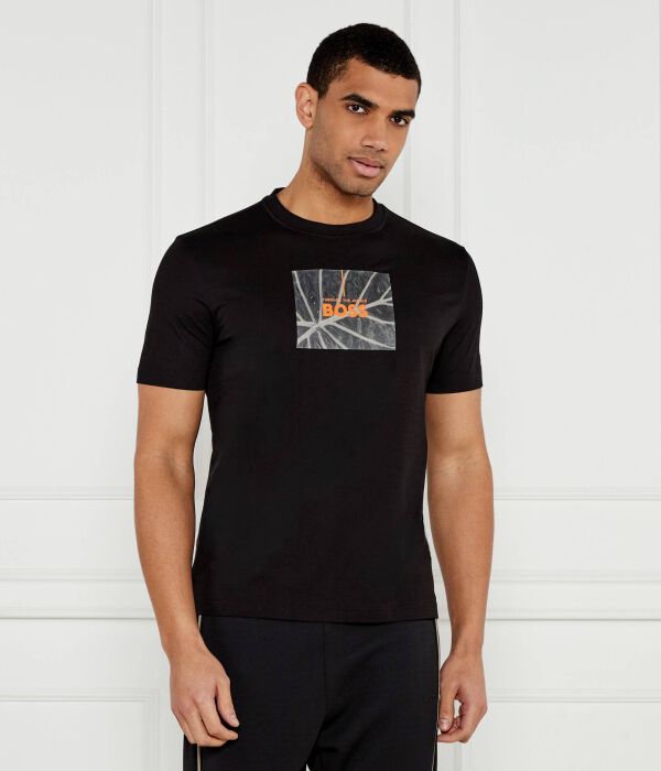 

Футболка Boss Orange Te Injungle Regular Fit, черный