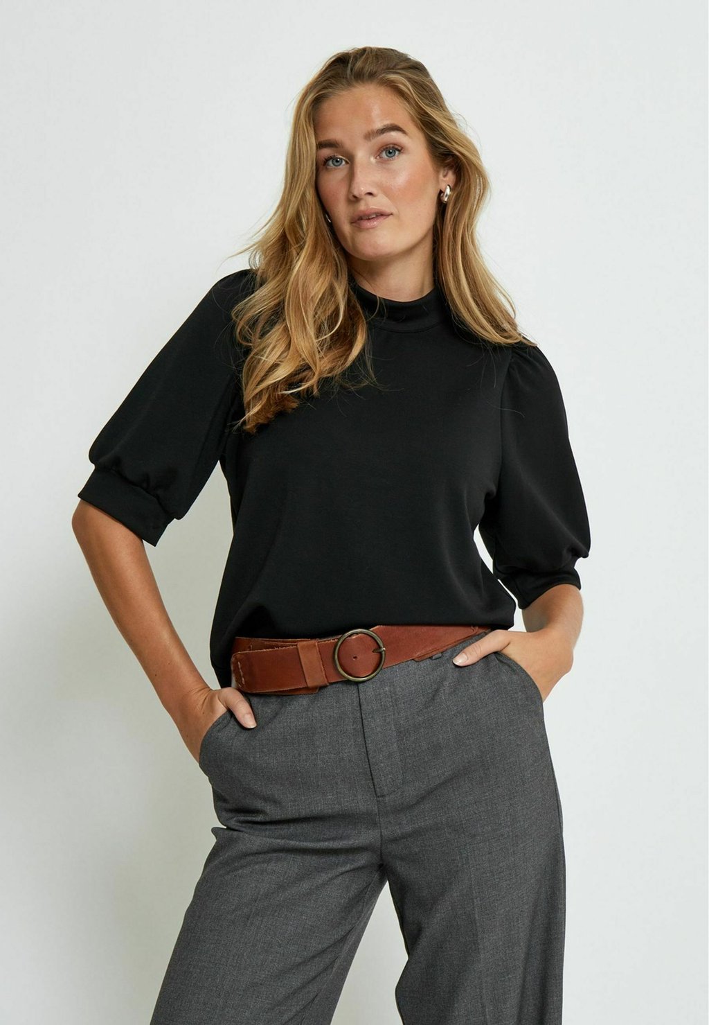 

Базовая футболка DICETTE HIGHNECK 2/4 SLEEVE PEPPERCORN, черный