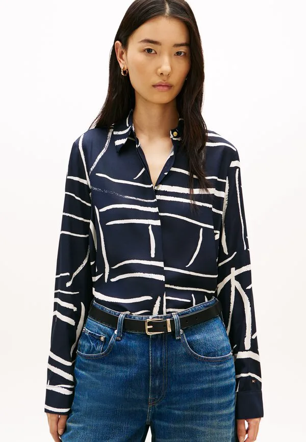 Рубашка на пуговицах золотистого цвета, прямого кроя. Tommy Hilfiger, Navy