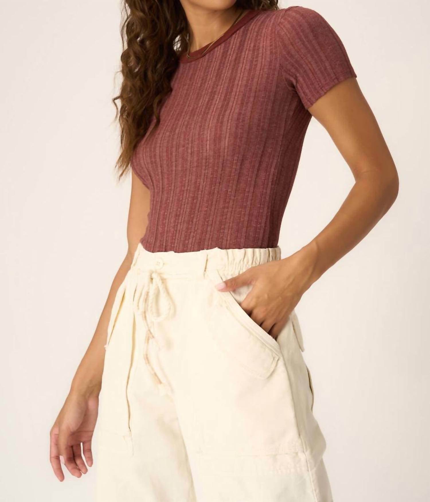 

Повседневная футболка с рельефной резинкой в летнем ржавом оттенке PROJECT SOCIAL T, Summer Rust