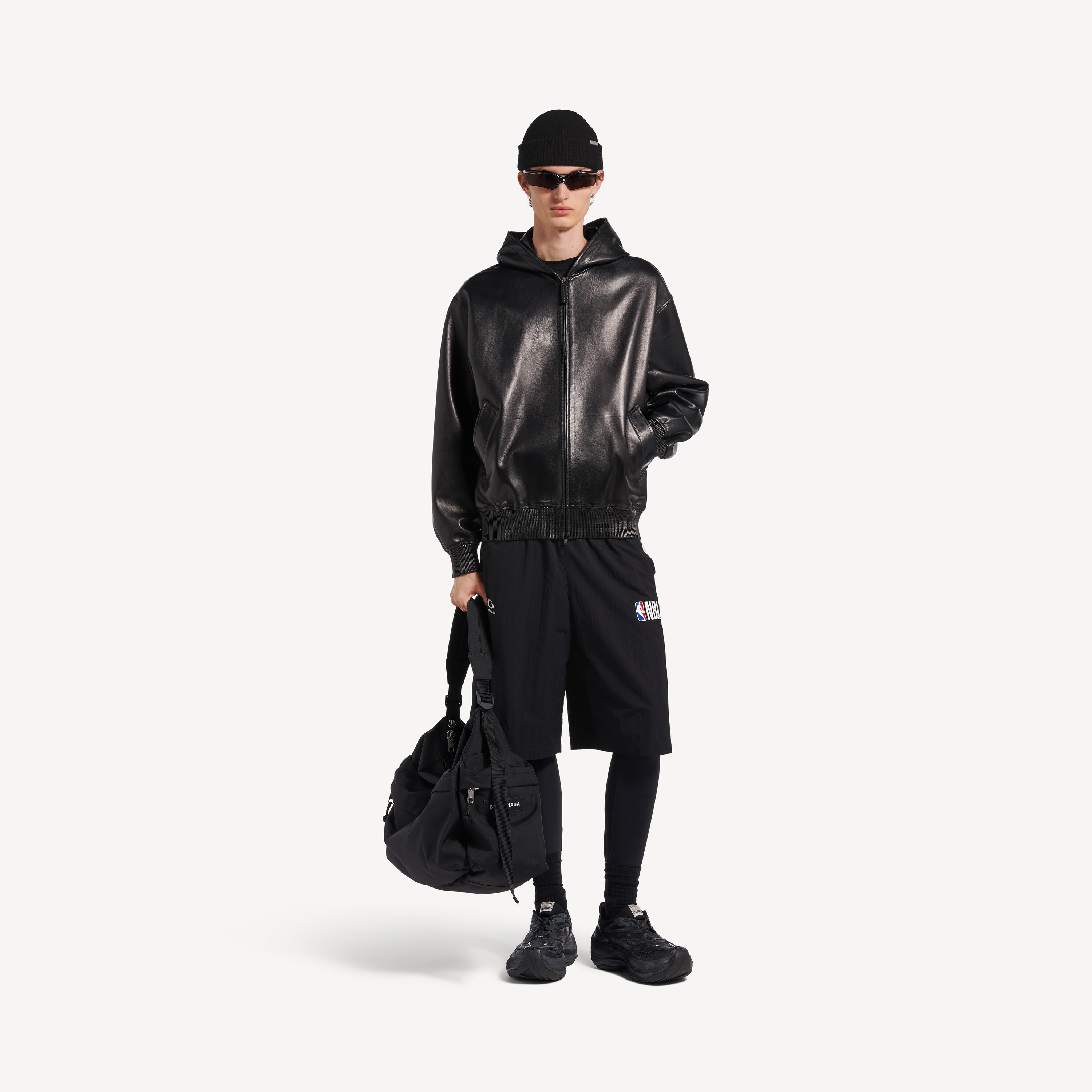 Мужские спортивные шорты Balenciaga | Коллаборация с NBA, цвет новый черный, черный — фото 2