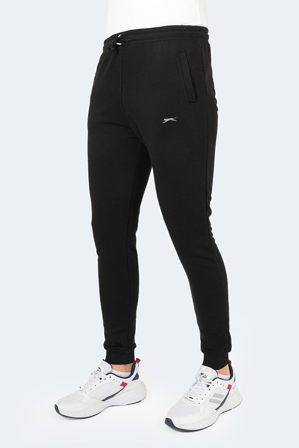 

KEONE Мужские спортивные штаны черные SLAZENGER