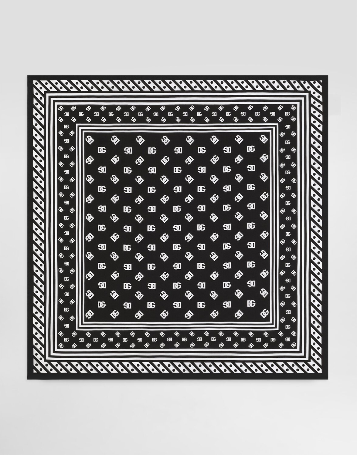 

Твиловый шарф с принтом логотипа dg по всей поверхности (90 x 90) Dolce & Gabbana, принт