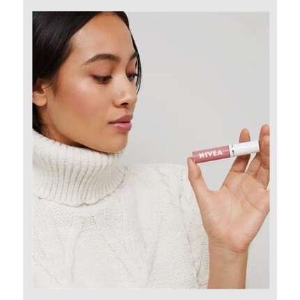 Ухаживающее масло для губ Clear Glow Lip Care Oil 5,5 мл, Nivea — фото 3