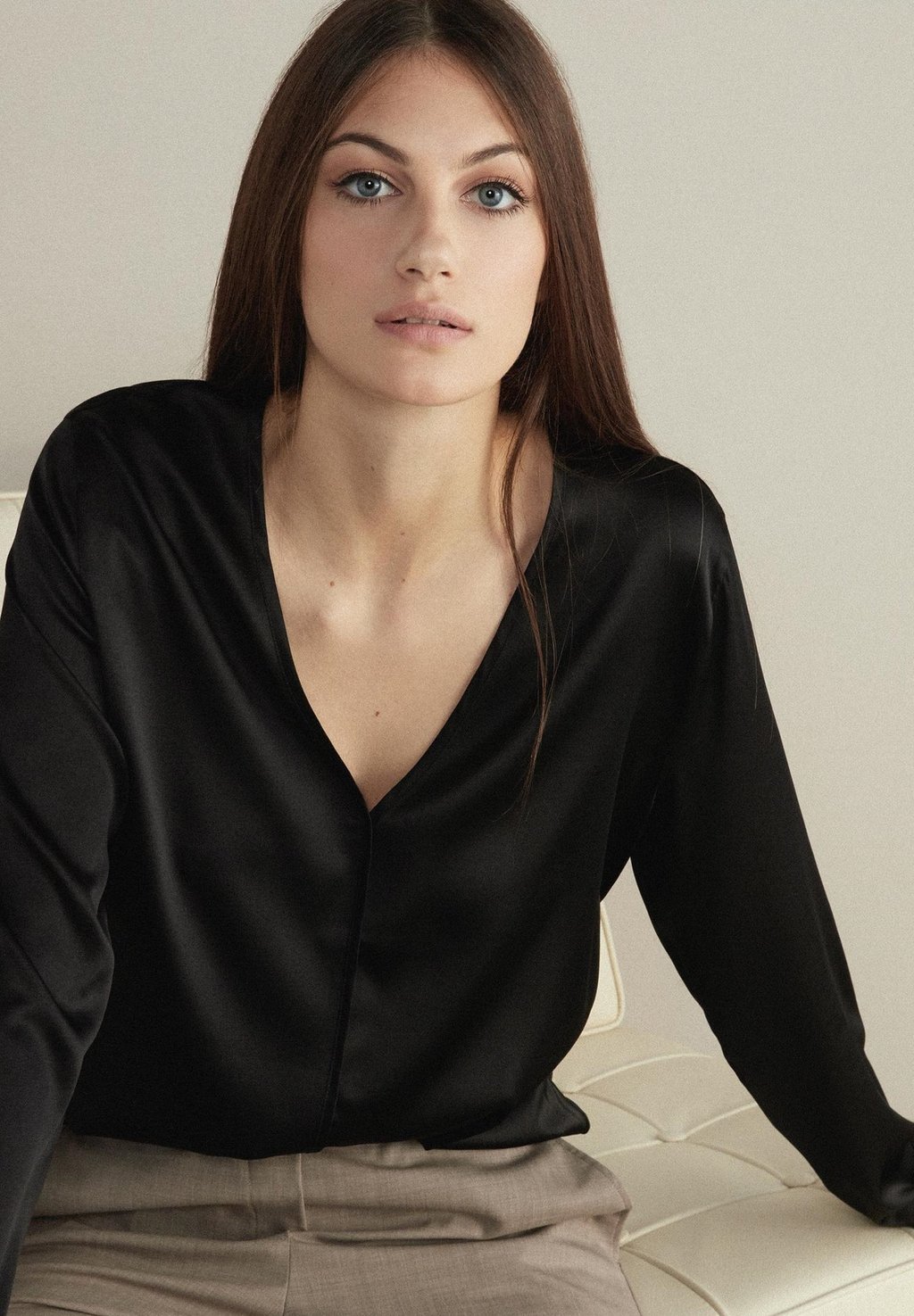 

Блуза V-NECK Falconeri, черный