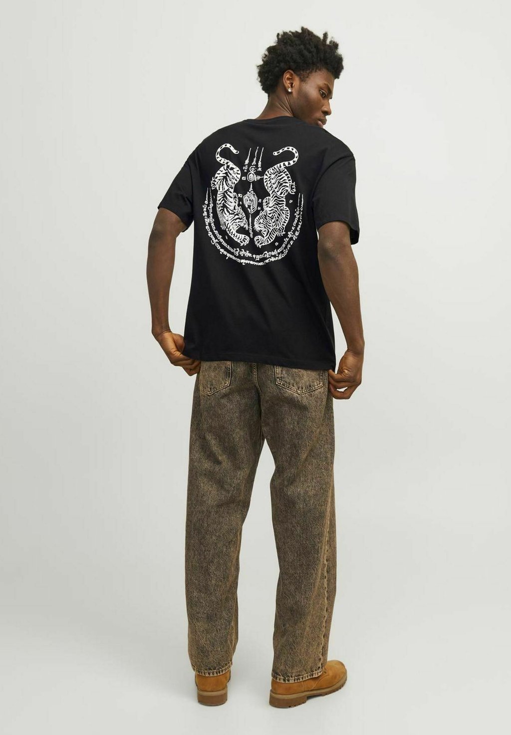 

Футболка с принтом JORNUMBERS CREW NECK Jack & Jones, черный