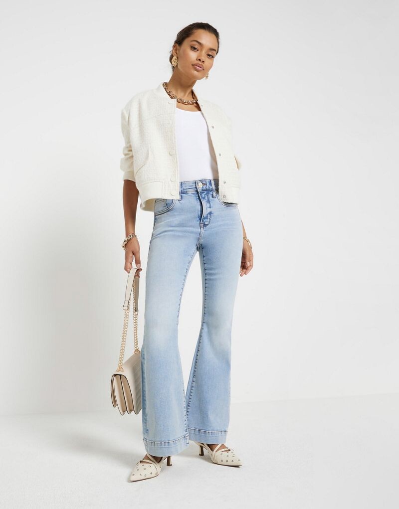 

Джинсовые расклешенные джинсы с высокой талией River Island Petite - светлые